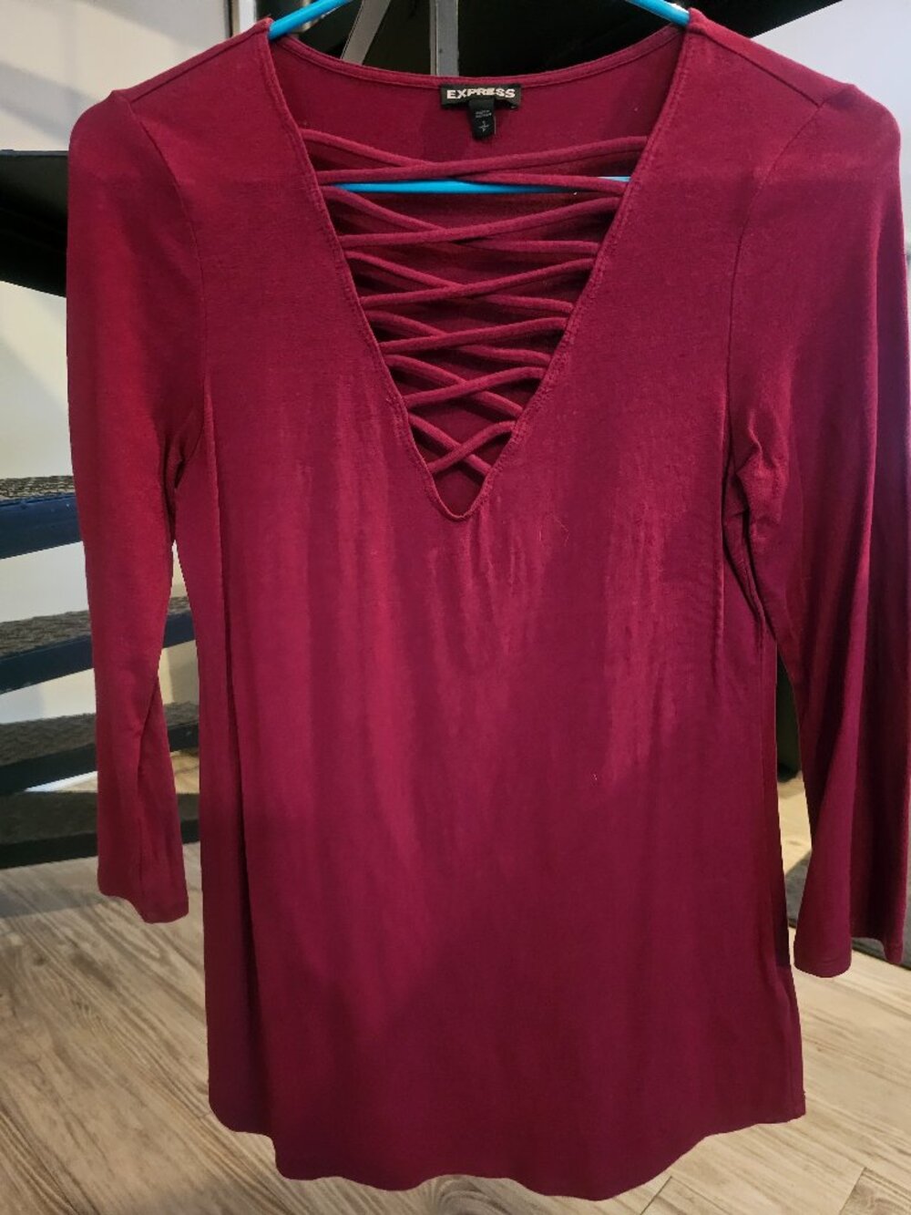 Express S Burgundy open criss cross v-neck 3/4 sleeves